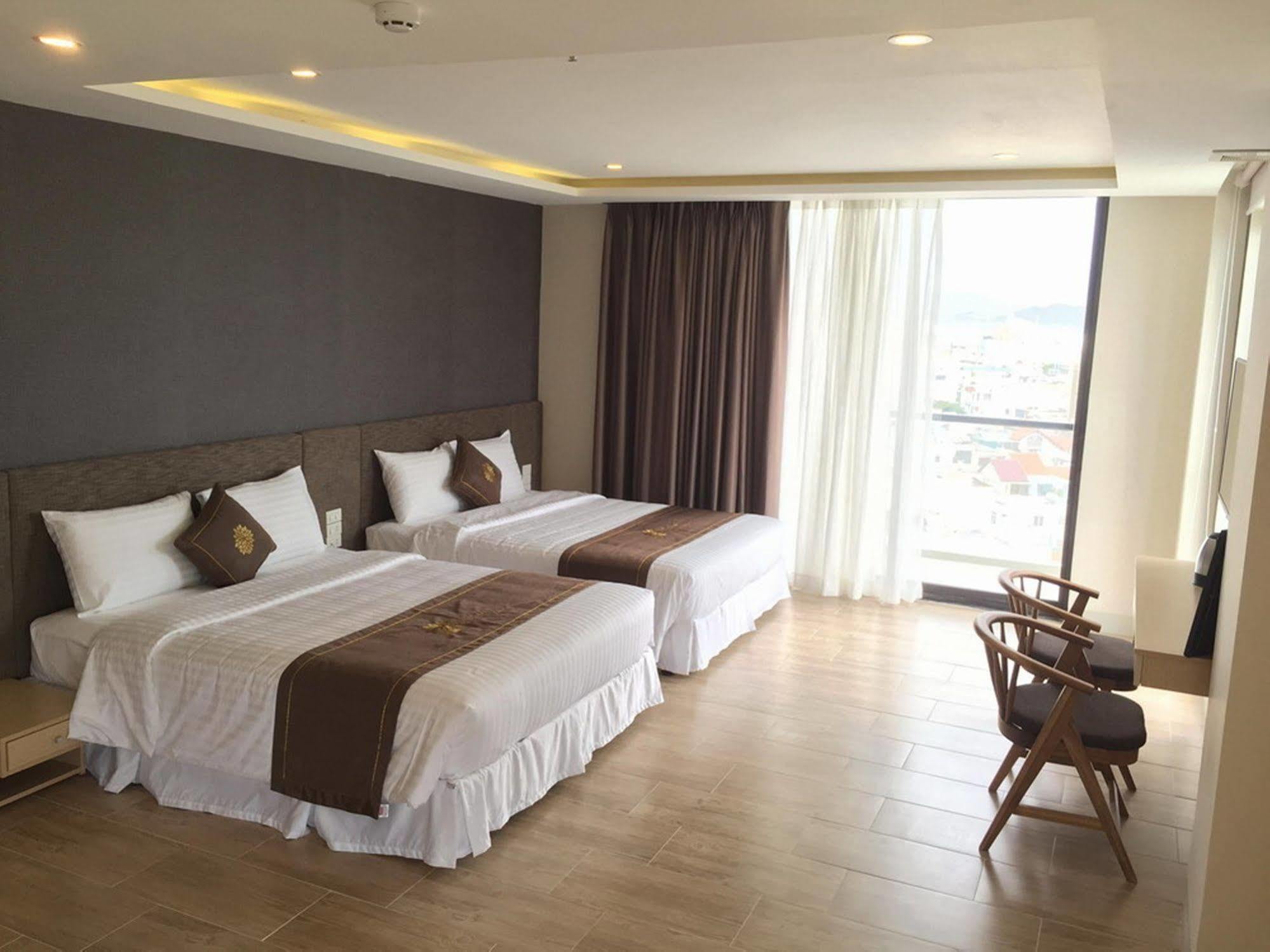 Daisy Hotel Nha Trang Extérieur photo