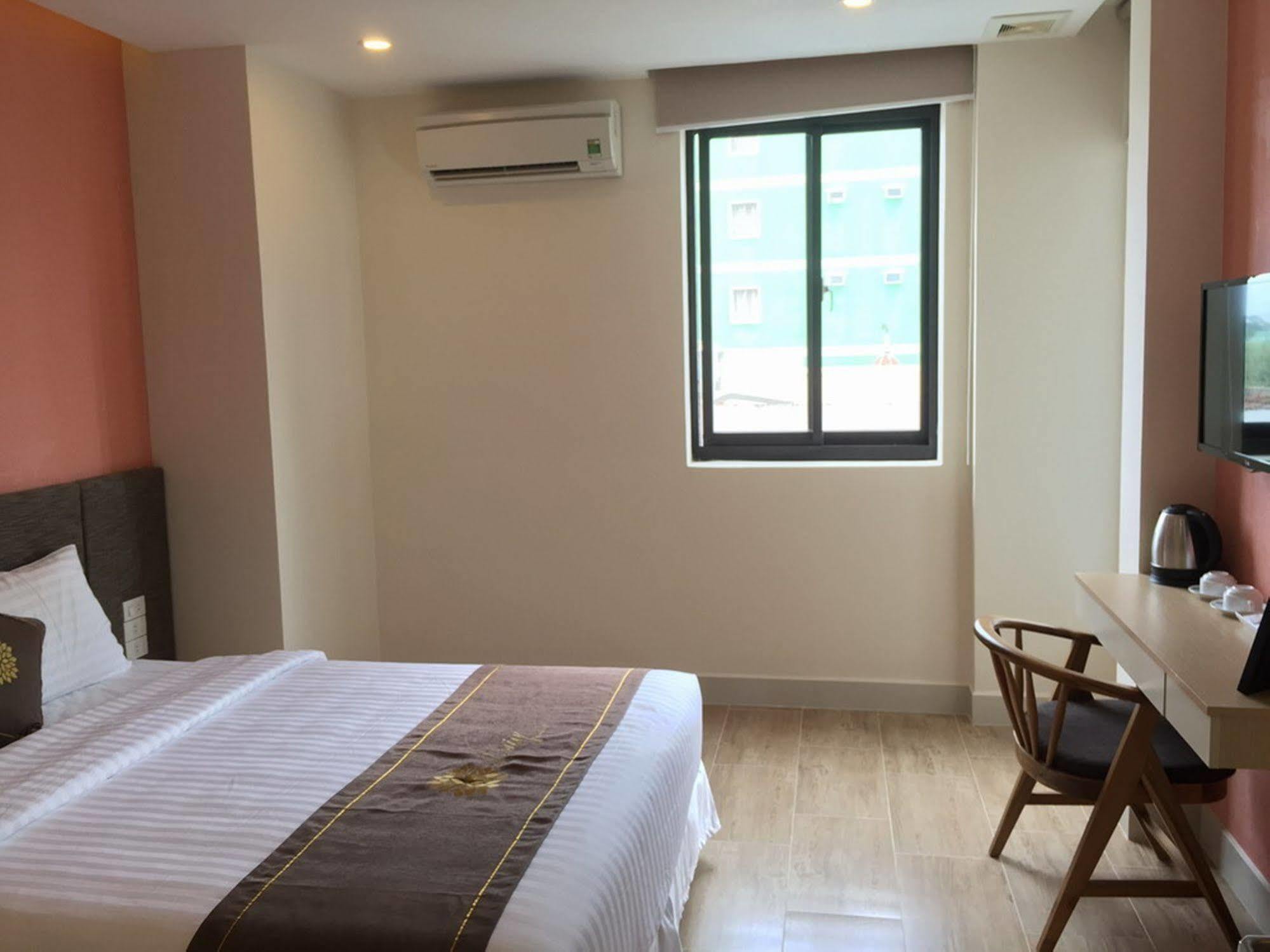 Daisy Hotel Nha Trang Extérieur photo