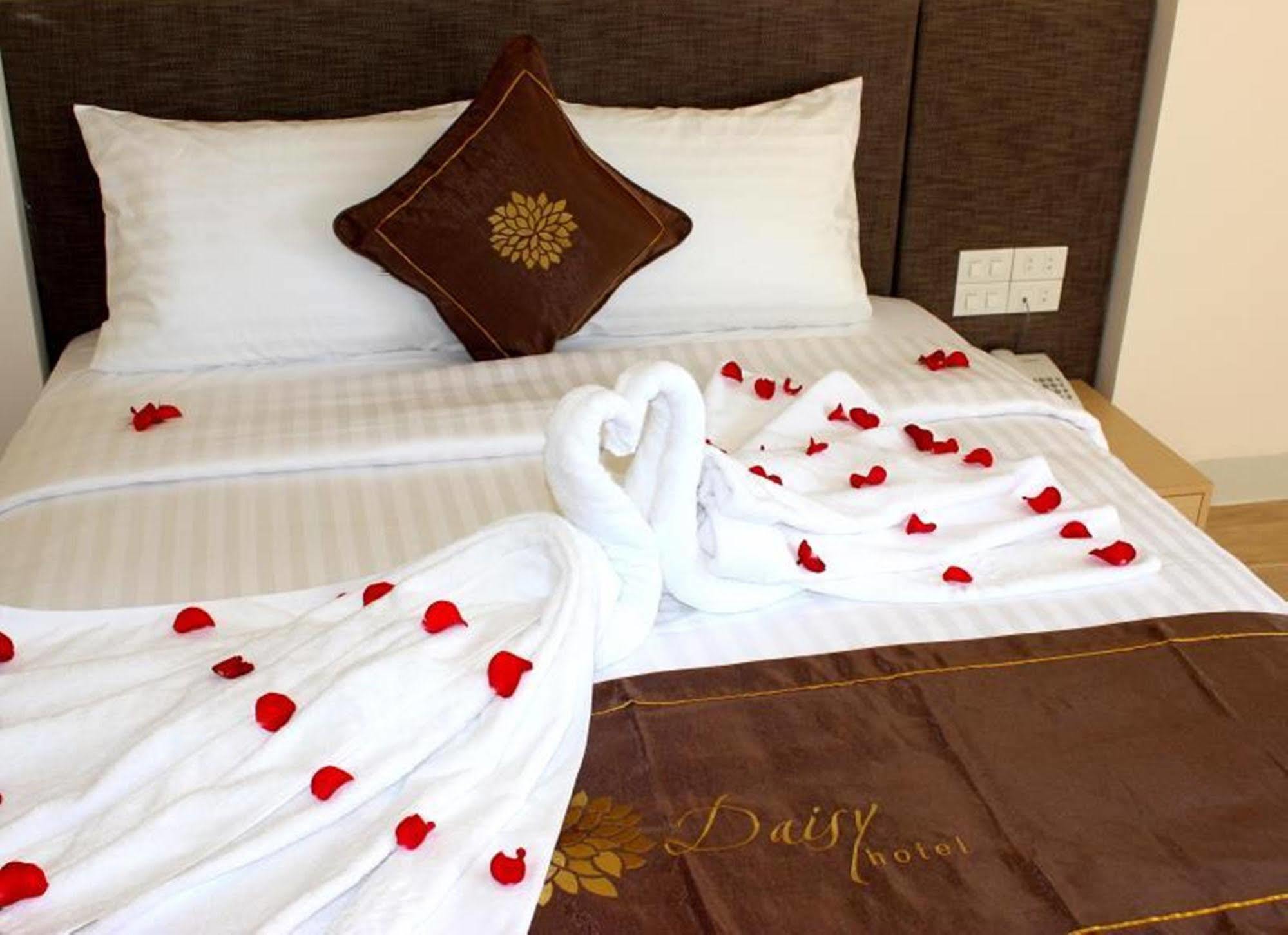 Daisy Hotel Nha Trang Extérieur photo