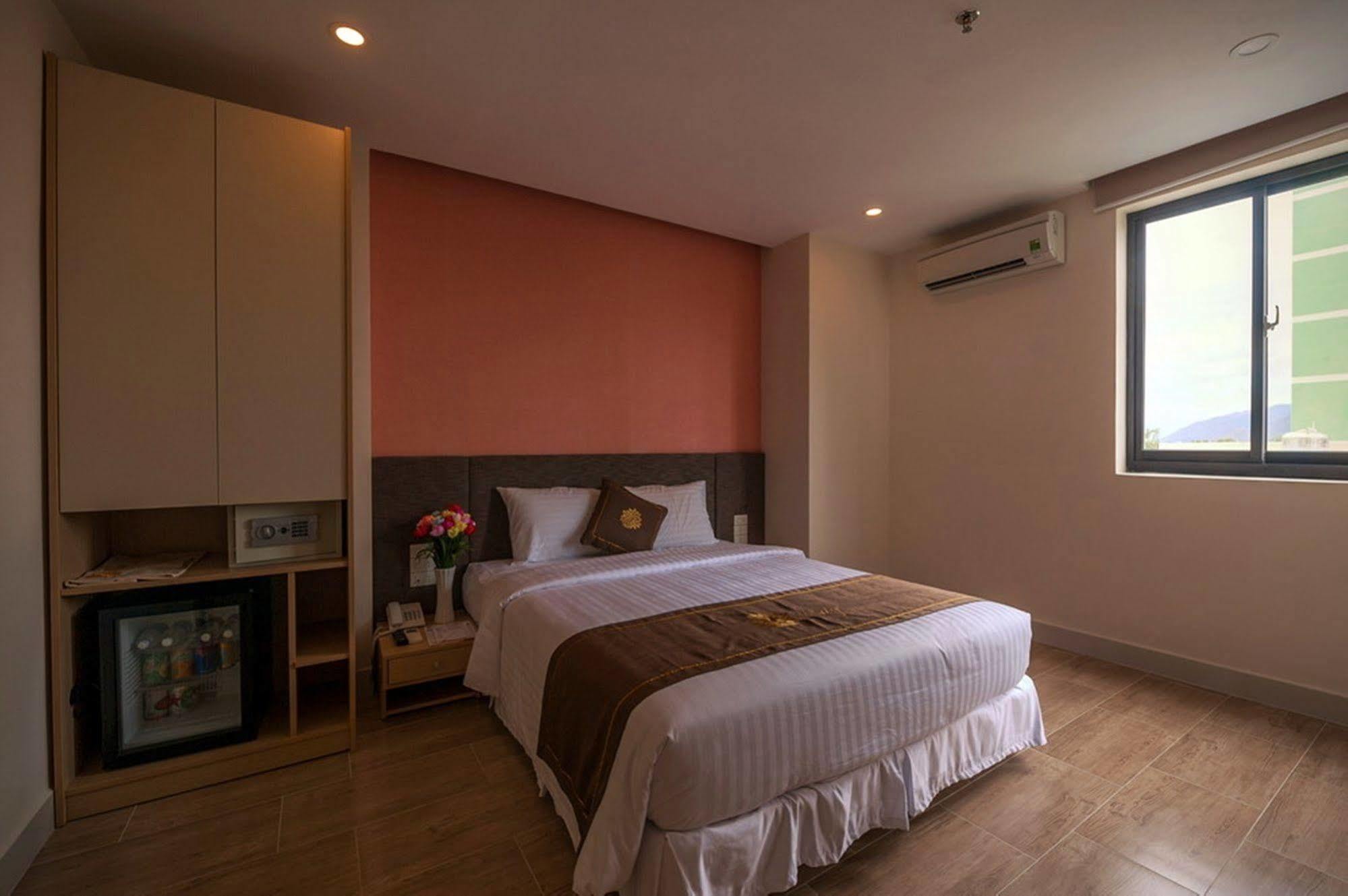 Daisy Hotel Nha Trang Extérieur photo