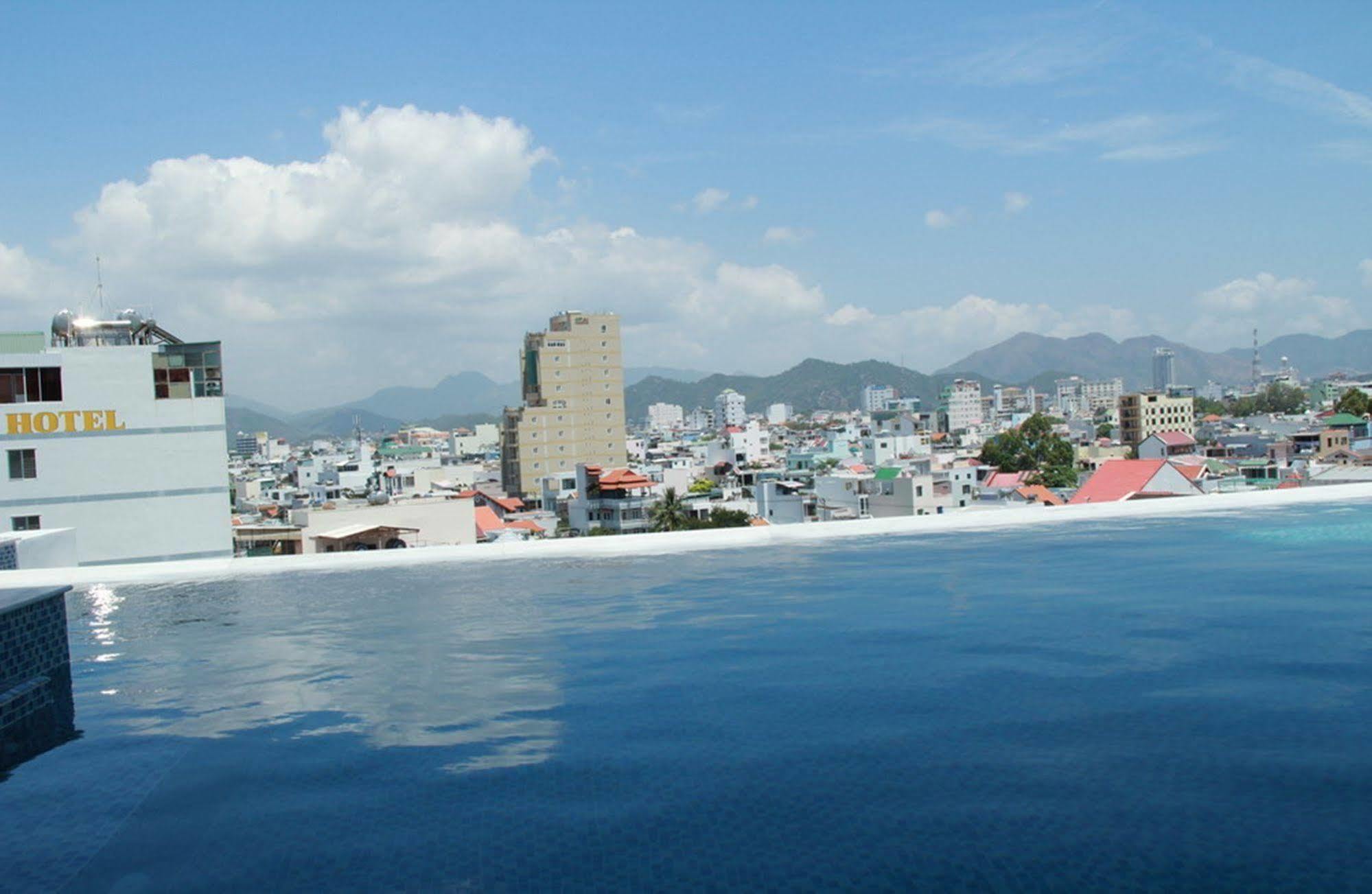 Daisy Hotel Nha Trang Extérieur photo