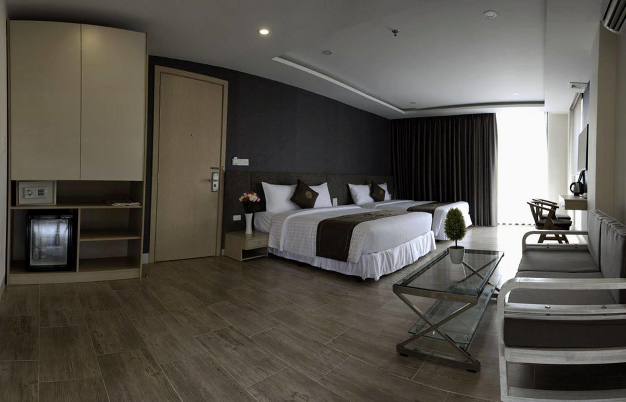 Daisy Hotel Nha Trang Extérieur photo