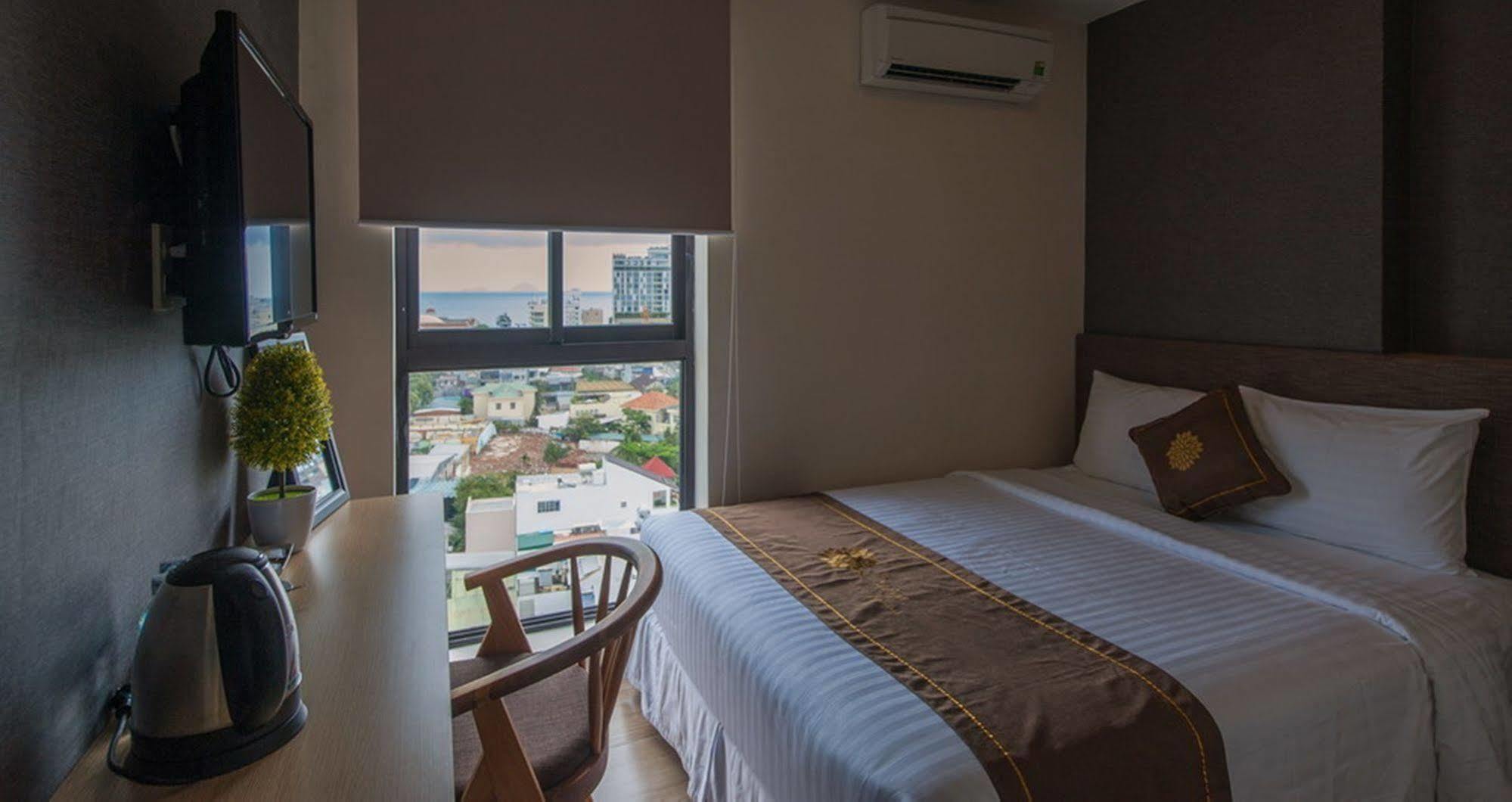 Daisy Hotel Nha Trang Extérieur photo