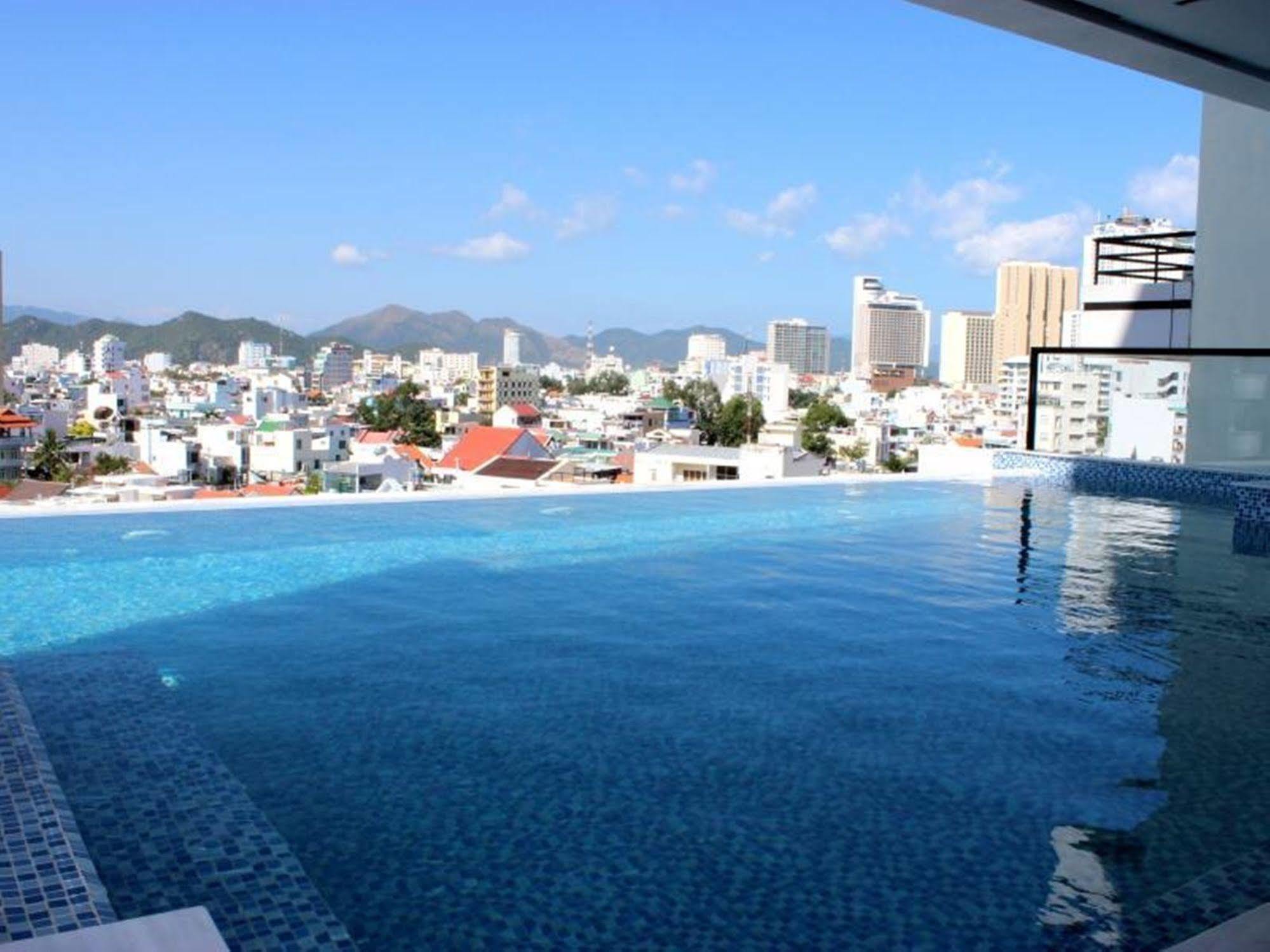 Daisy Hotel Nha Trang Extérieur photo