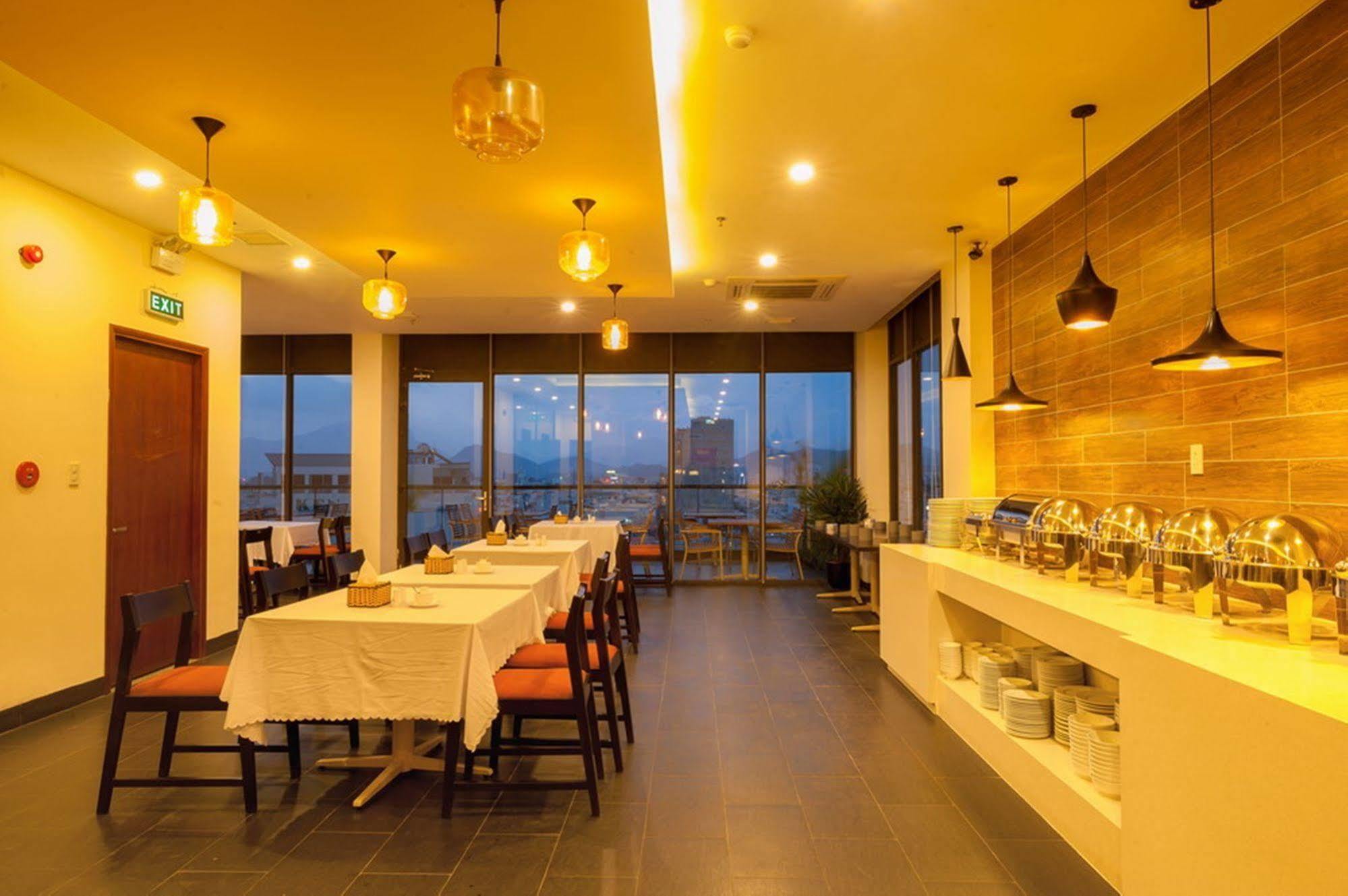 Daisy Hotel Nha Trang Extérieur photo
