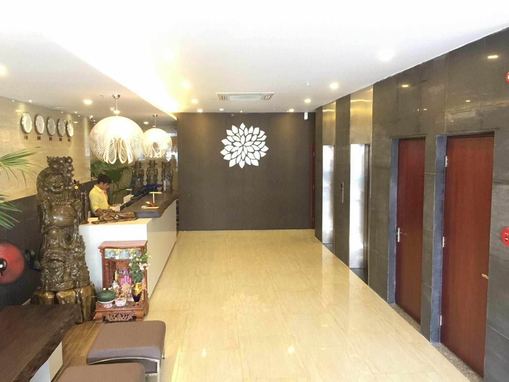 Daisy Hotel Nha Trang Extérieur photo