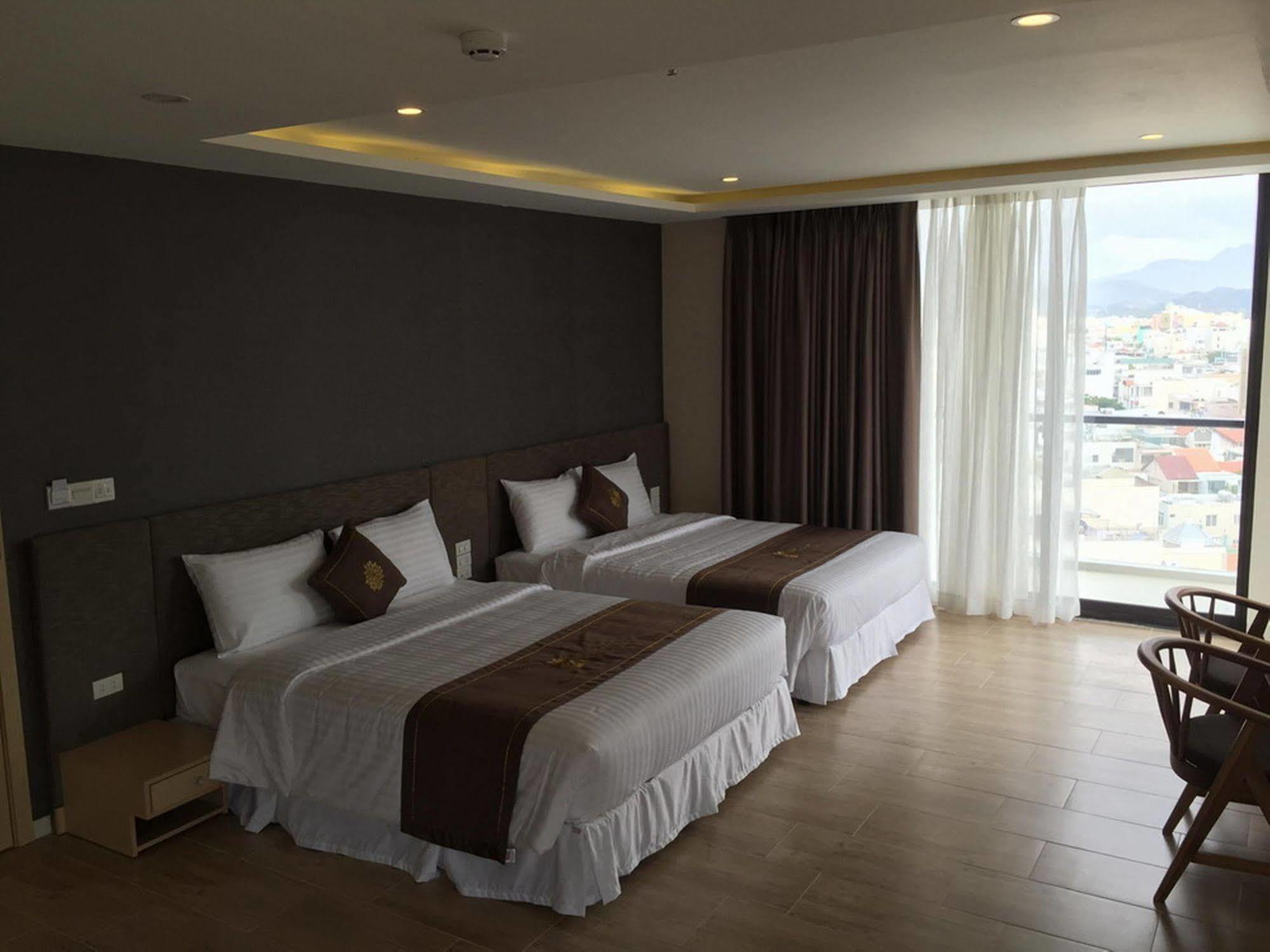 Daisy Hotel Nha Trang Extérieur photo